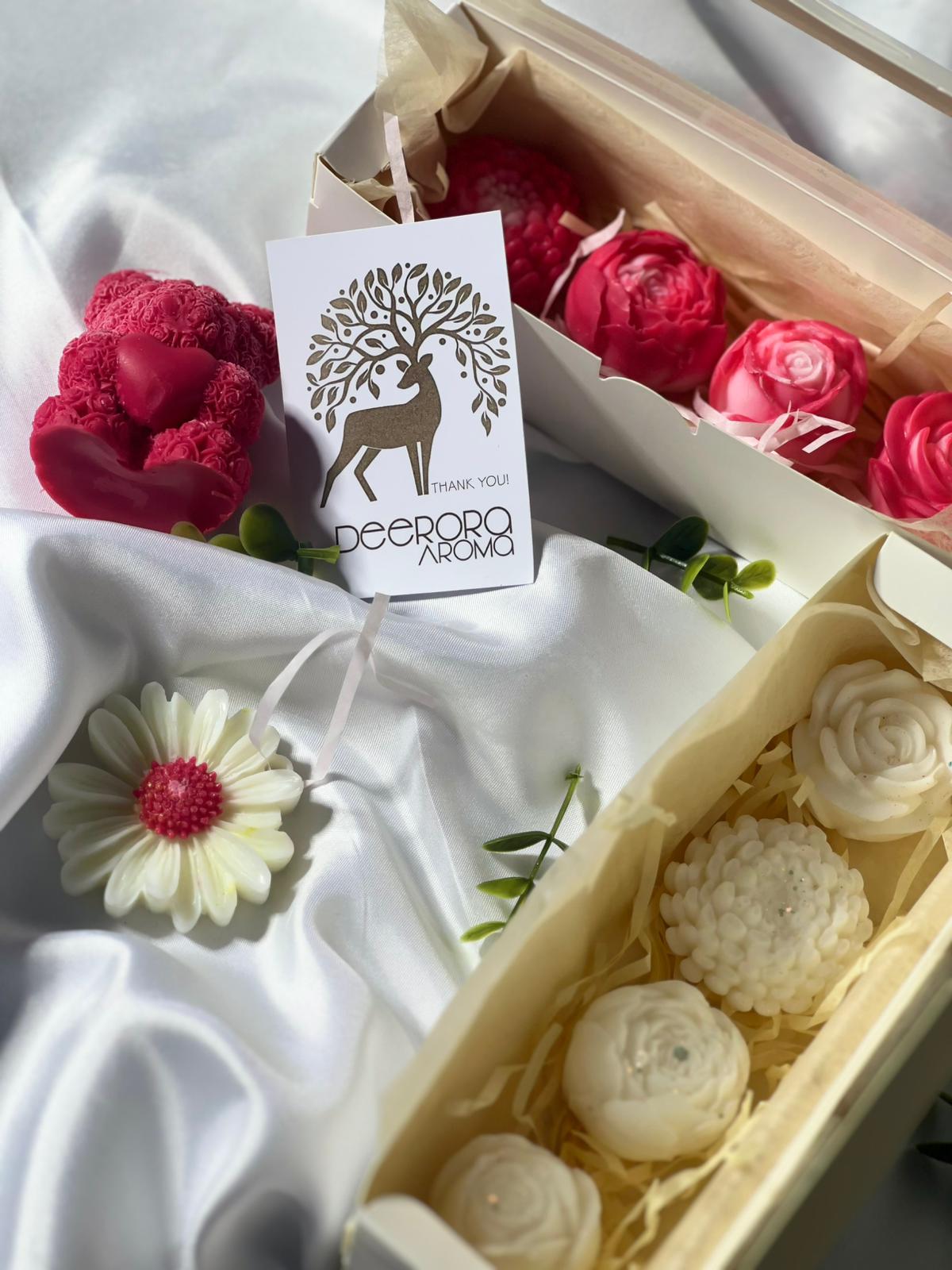 Petal kiss Box